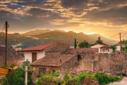 Limne MIT VIDEO! Kreta, Limne: Renoviertes Haus mit Bergblick, Garten und Innenhof zu verkaufen Haus kaufen